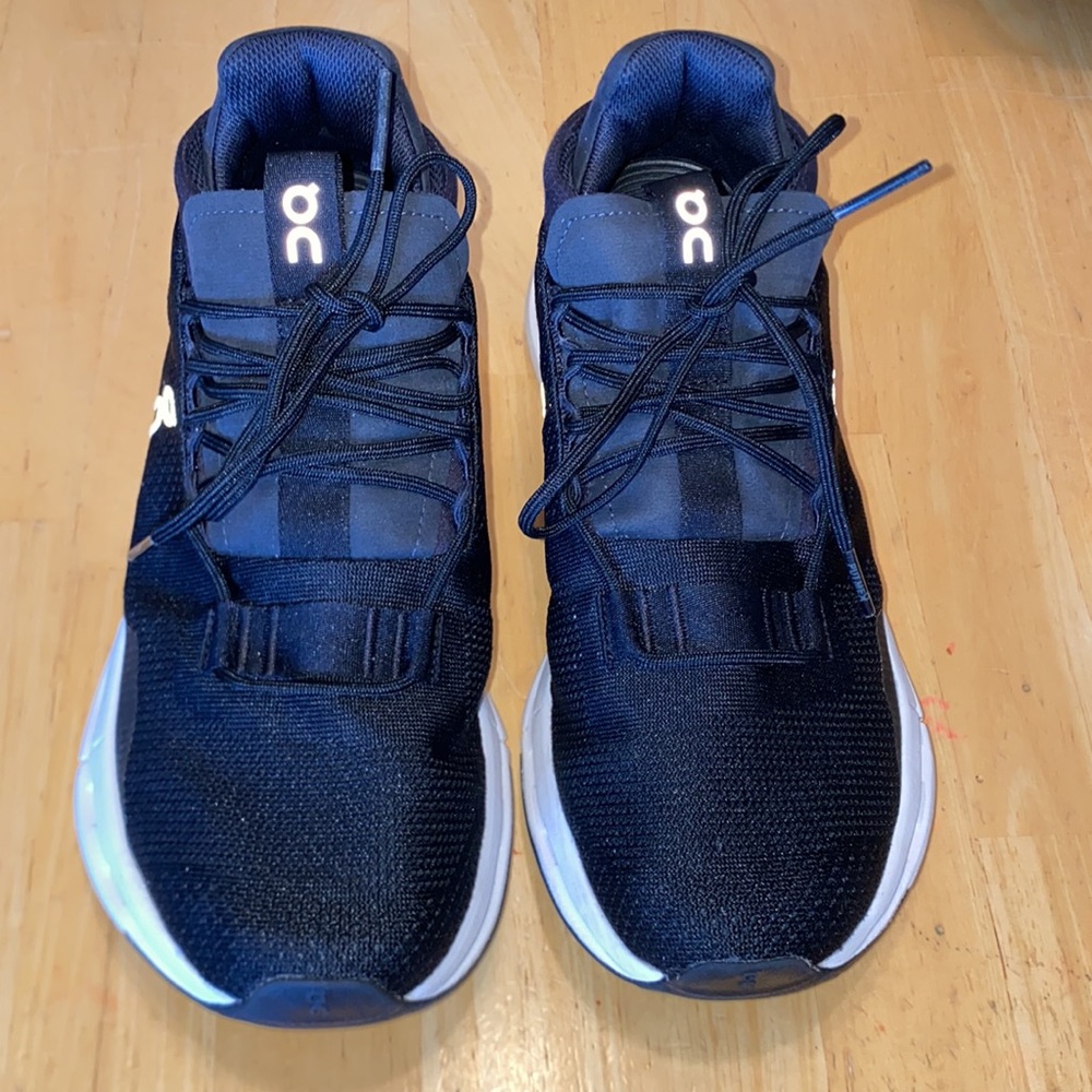 On running cloud nova sneaker